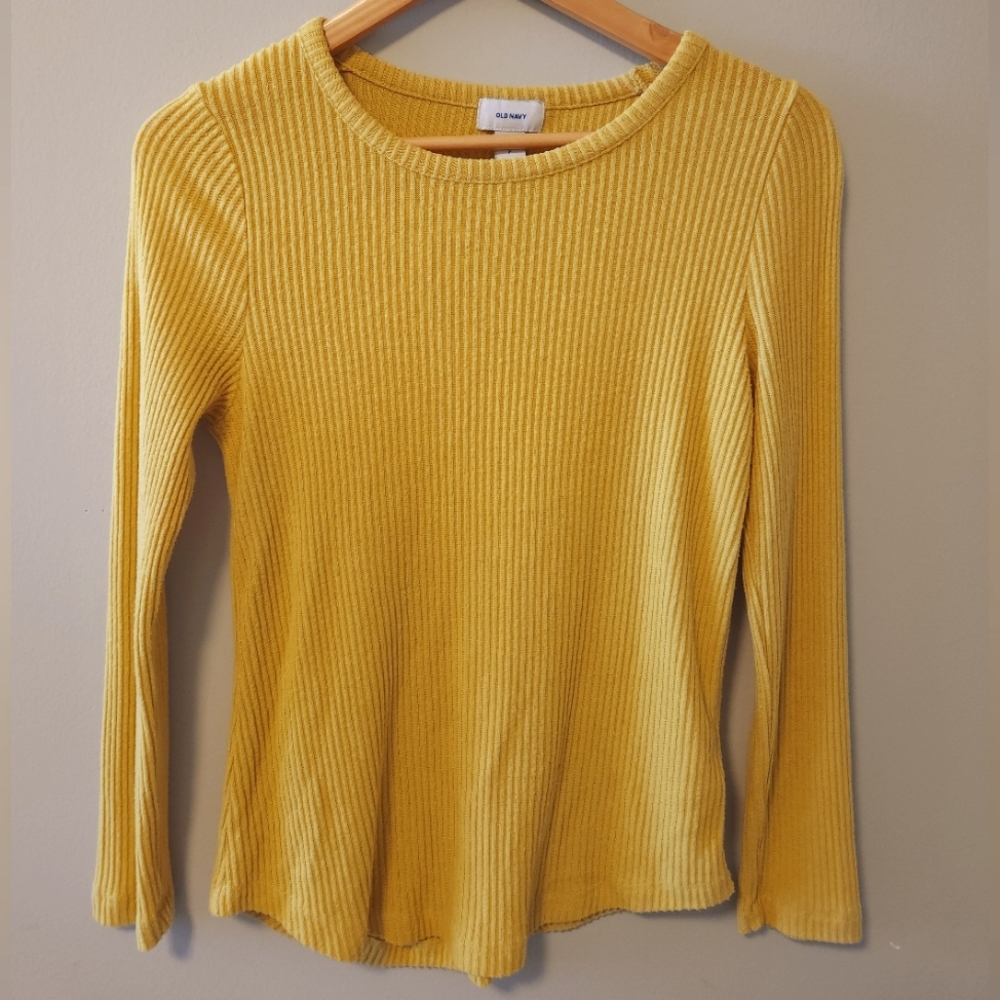 Old Navy yellow ribbed long sleeve crew neck shirt